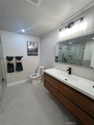 15150 Dickens Ave 203, Sherman Oaks, CA 91403