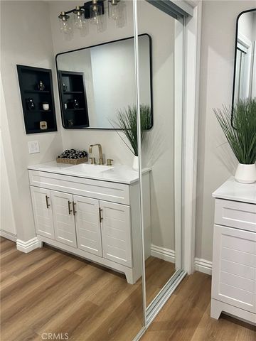 15150 Dickens Ave 203, Sherman Oaks, CA 91403