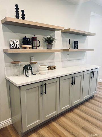 15150 Dickens Ave 203, Sherman Oaks, CA 91403