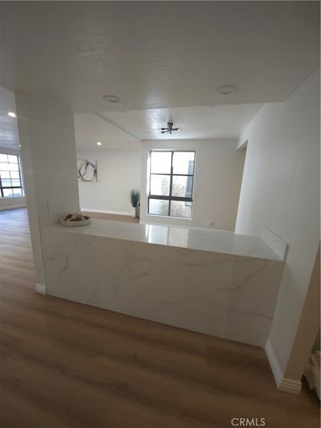 15150 Dickens Ave 203, Sherman Oaks, CA 91403