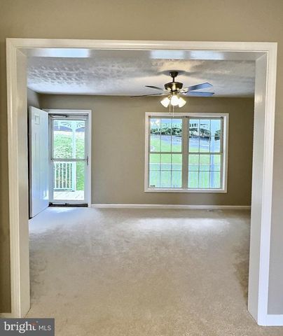 49 POCAHONTAS RD, Front Royal, VA 22630