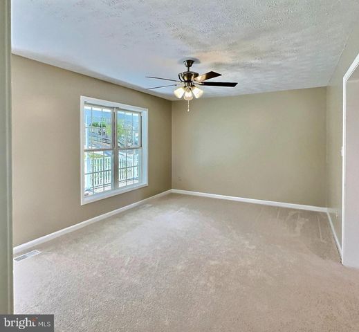 49 POCAHONTAS RD, Front Royal, VA 22630