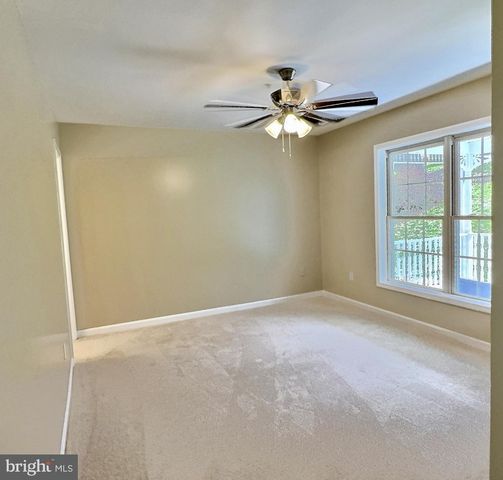 49 POCAHONTAS RD, Front Royal, VA 22630