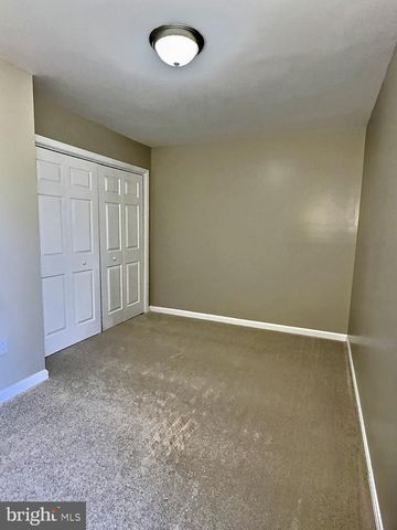49 POCAHONTAS RD, Front Royal, VA 22630