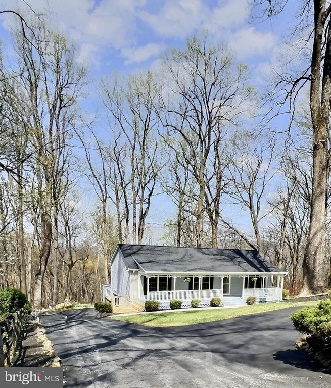 49 POCAHONTAS RD, Front Royal, VA 22630