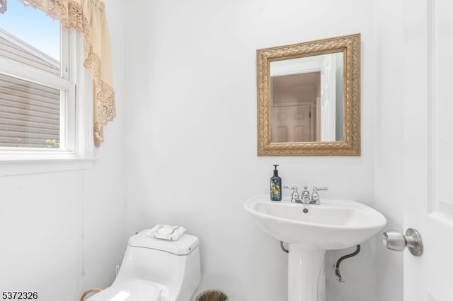 60 Reinhold Ter, Union Twp., NJ 07083