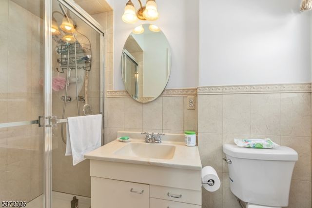 60 Reinhold Ter, Union Twp., NJ 07083