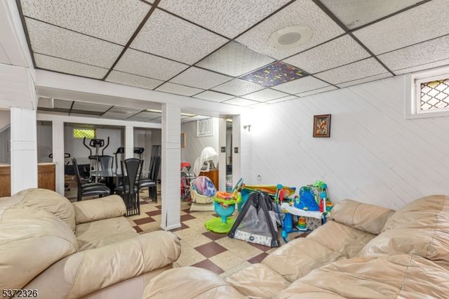 60 Reinhold Ter, Union Twp., NJ 07083