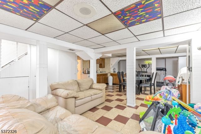 60 Reinhold Ter, Union Twp., NJ 07083