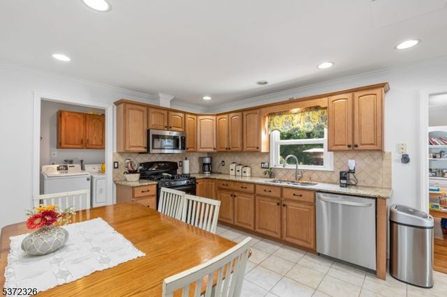 60 Reinhold Ter, Union Twp., NJ 07083