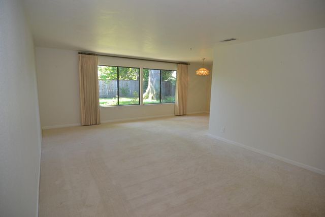 3434 Five Mile Dr, Stockton, CA 95219