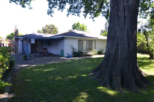 3434 Five Mile Dr, Stockton, CA 95219