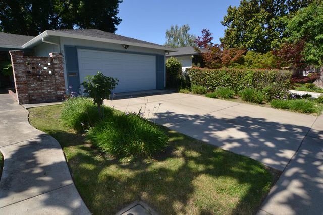 3434 Five Mile Dr, Stockton, CA 95219