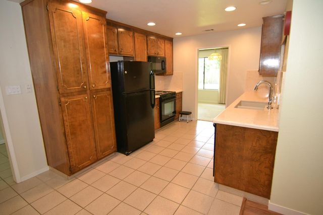 3434 Five Mile Dr, Stockton, CA 95219