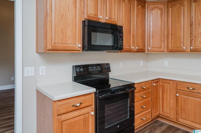 5816 HIGHGROVE CIRCLE, Bessemer, AL 35022