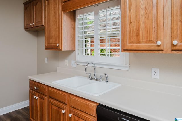 5816 HIGHGROVE CIRCLE, Bessemer, AL 35022