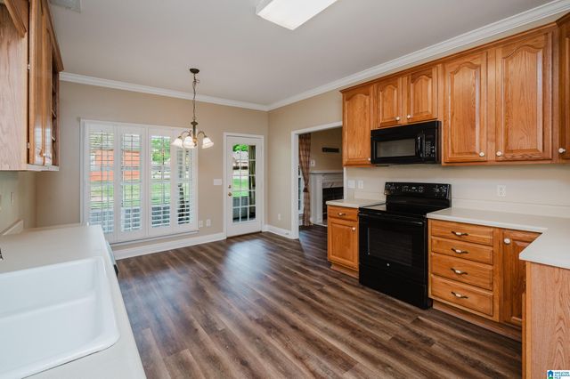 5816 HIGHGROVE CIRCLE, Bessemer, AL 35022