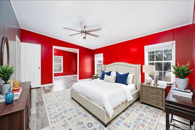 4310 Redtop Hill Dr, Elmendorf, TX 78112