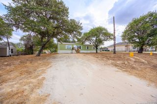 4310 Redtop Hill Dr, Elmendorf, TX 78112