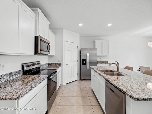 5678 Waterfall Place, Grant, FL 32949