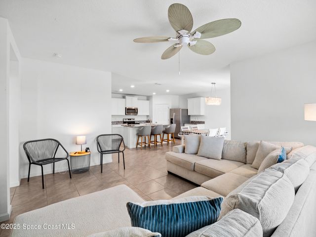 5678 Waterfall Place, Grant, FL 32949