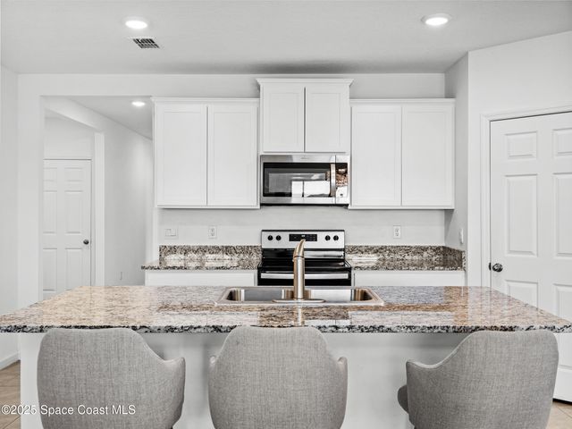 5678 Waterfall Place, Grant, FL 32949