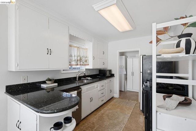 2201 Lasalle ST, Martinez, CA 94553