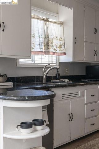 2201 Lasalle ST, Martinez, CA 94553