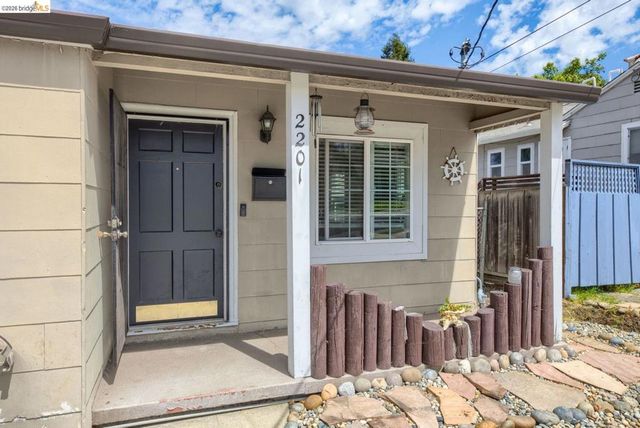 2201 Lasalle ST, Martinez, CA 94553