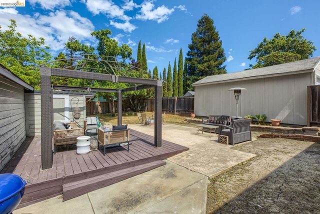 2201 Lasalle ST, Martinez, CA 94553