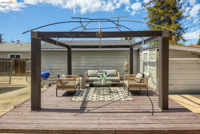 2201 Lasalle ST, Martinez, CA 94553