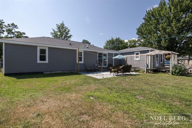 1104 S Drent Road, Muskegon, MI 49442