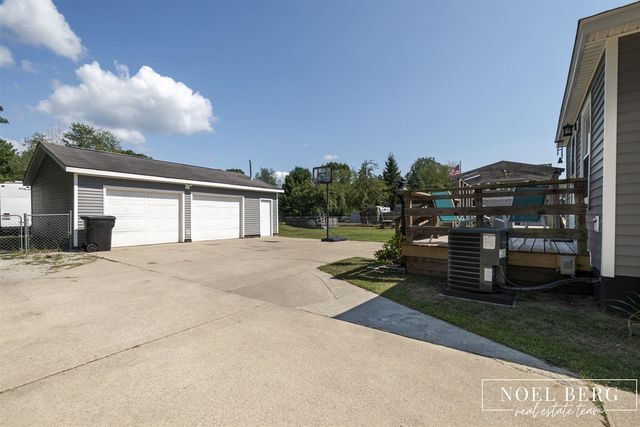1104 S Drent Road, Muskegon, MI 49442