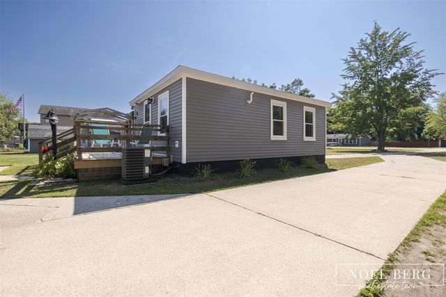 1104 S Drent Road, Muskegon, MI 49442