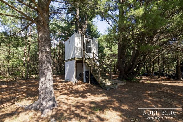 1104 S Drent Road, Muskegon, MI 49442