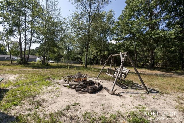 1104 S Drent Road, Muskegon, MI 49442