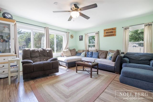 1104 S Drent Road, Muskegon, MI 49442