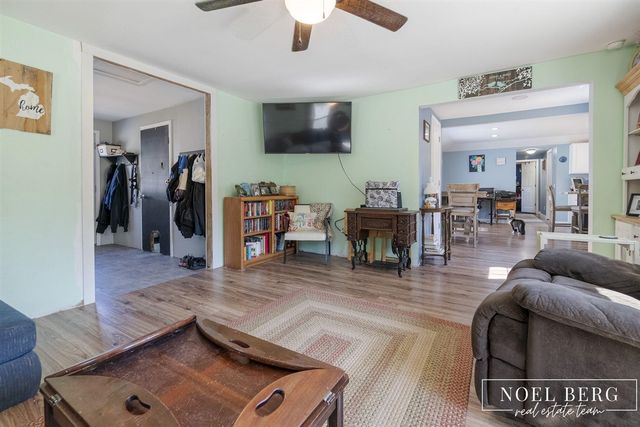 1104 S Drent Road, Muskegon, MI 49442