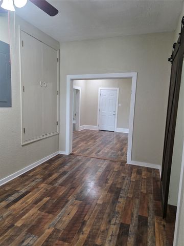 405 W Graham Street, Godley, TX 76044