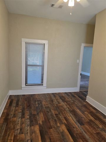 405 W Graham Street, Godley, TX 76044