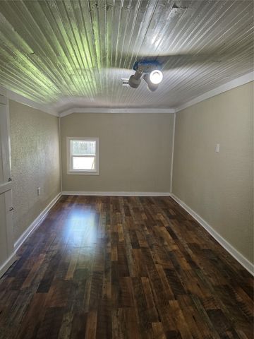 405 W Graham Street, Godley, TX 76044