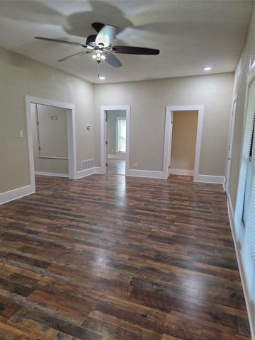 405 W Graham Street, Godley, TX 76044