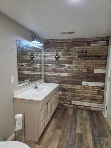 405 W Graham Street, Godley, TX 76044