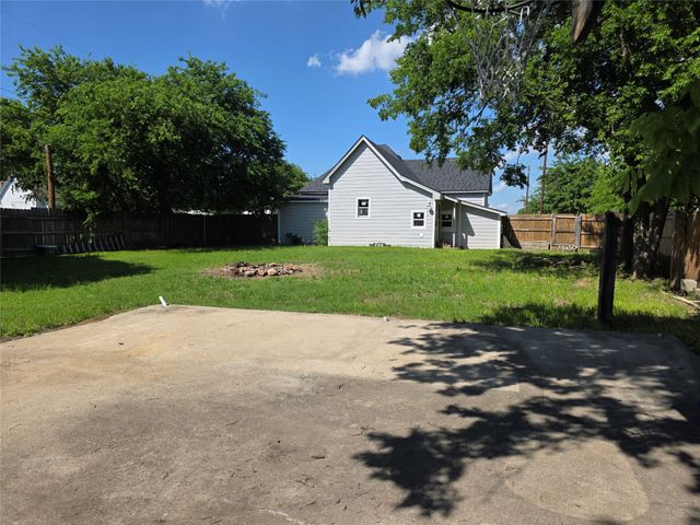 405 W Graham Street, Godley, TX 76044