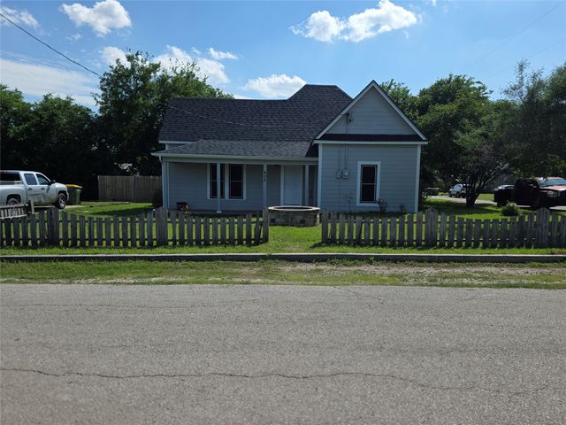 405 W Graham Street, Godley, TX 76044