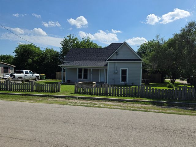 405 W Graham Street, Godley, TX 76044