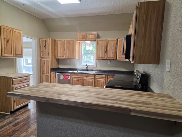 405 W Graham Street, Godley, TX 76044