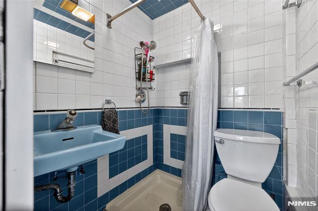 447 Van Dyke Street, Ridgewood, NJ 07450