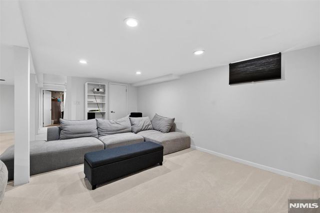 447 Van Dyke Street, Ridgewood, NJ 07450