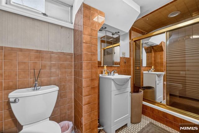 447 Van Dyke Street, Ridgewood, NJ 07450